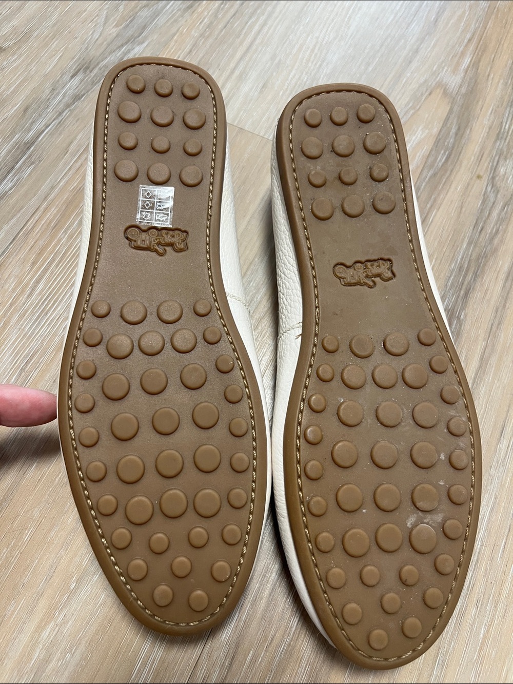 Coach Cream Leather Pebbled Driving Loafers - Picture 3 of 4